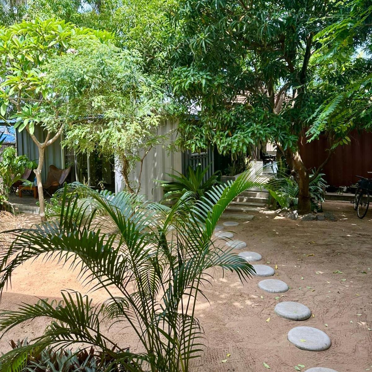 Little Lagoon Hostel アルガムベイ エクステリア 写真